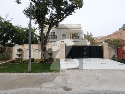 Own A Prime Location House In 1 Kanal Model Town For Sale Model Town