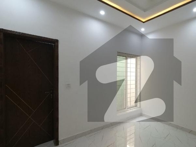Perfect Prime Location 20 Marla Upper Portion In Izmir Town For rent Izmir Town