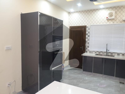 Prime Location 10 Marla 3beds Upper Portion With Gas Near Masjid Park Amp; Commercial Bahria Town Phase 3