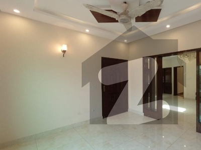 Prime Location Lower Portion Of 10 Marla For Rent In Izmir Town Izmir Town