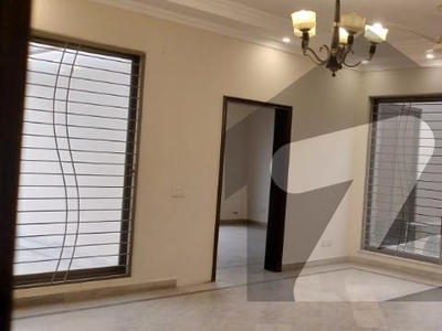 Separate Gate 3 Beds 28 Marla Prime Location Upper Portion for Rent in Ex Air Avenue DHA Phase 8 main airport road Lahore. DHA Phase 8 Ex Air Avenue
