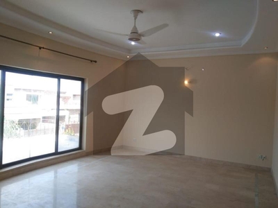 Upper Portion 1 Kanal Modern House For Rent In DHA Phase 5 Block-B Lahore. DHA Phase 5 Block B