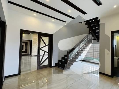 Upper Portion 1 Kanal Modern House For Rent In DHA Phase 5 Block-J Lahore. DHA Defence