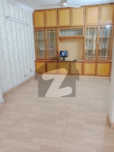 Upper portion sector F11 Islamabad 3bed Tail floor servant quarter for Rent F-11