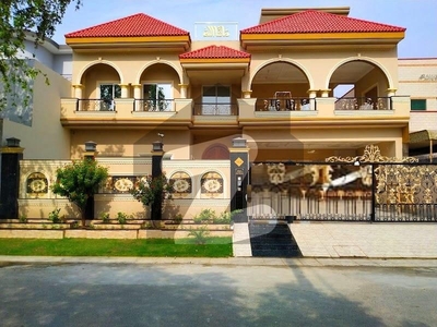 Valancia 1kanal Spanish Villa For Urgent Sale Near Jamia Masjid Round About Valencia Housing Society
