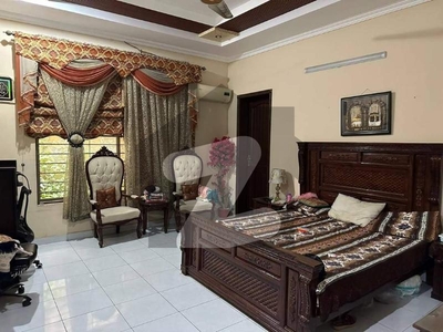 Valencia Town Lahore Pakistan Kanal Uesd House For Sale 6 Beds Valencia Housing Society