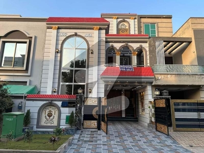 VIP 5 MARLA BRAND NEW LUXURY HOUSE FOR SALE IN BAHRIA TOWN LAHORE Bahria Town Sector D
