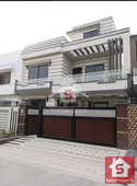 5 Bedroom House To Rent in Gujranwala