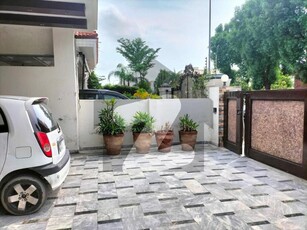 1 KANAL USED HOUSE FOR SALE IN DHA PHASE 5 A BLOCK SUPER HOT LOCATION DHA Phase 5 Block A