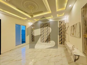 10 Marla Brand New 5th Floor Luxury Apartment For Rent In Askari 11 Askari 11