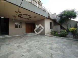 10 Marla Double Storey House For Rent In Eden Garden Faisalabad