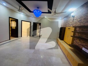 10 Marla House Non Furnished available for Rent in Overseas B Block bahria Town Lahore Bahria Town Overseas B