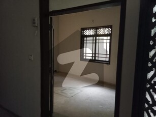 400-Yards 3 Bed DD Portion Available For Rent Best For 2 Families Ground Floor And Upper Portion Gulistan E Jauhar Block 2 Gulistan-e-Jauhar