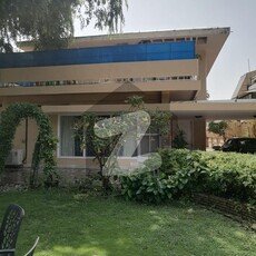 F-7/2 Margalla Face House 500 Sq.Yard Prime Location CDA Transfer Single Owner 5 Bedroom Drawing Dining F-7/2
