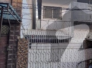 One Unit House For Rent Gulshan-e-Iqbal Block 13/D-2