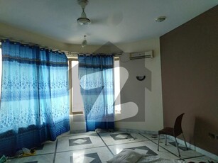 SEPRET GATE ONE KANAL UPPER PORTION AVAILABLE FOR RENT IN DHA PHASE 4 DHA Phase 4 Block AA