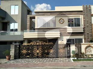 10 Marla Brand New Luxury Lower Portion Available For Rent Upper Locked In Bahria Town Lahore. Bahria Town Tulip Block