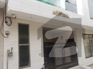 10 Marla Commercial House Is Available For Rent to Gulberg
