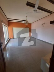 3 Beds 20 Marla Upper Portion For Rent In Ex Park View DHA Phase 8 Lahore. DHA Phase 8 Ex Park View