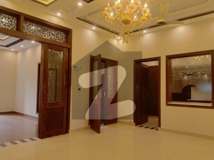 480 Square Feet Flat In Lahore Is Available For rent Bahria Town Sector E