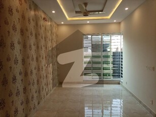 5 MARLA BEAUTIFUL HOUSE FOR RENT IN PARAGON CITY Paragon City