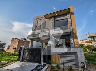 5 MARLA FULLY DESIGNER MODERN HOUSE AVAILABLE FOR RENT DHA 9 Town