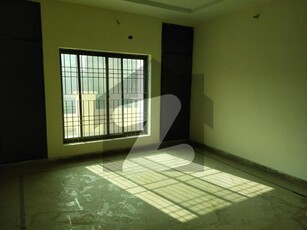 A 10 Marla Upper Portion Located In Officers Colony No 1 Is Available For Rent Officers Colony No 1
