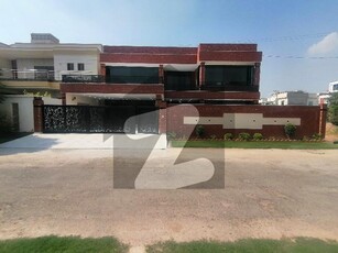 In Wapda Town Phase 1 - Block E 22 Marla House For sale Wapda Town Phase 1 Block E