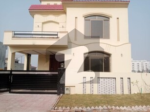 Sector C1 10 Marla Basement and Ground Portion For Rent Bahria Enclave Sector C1