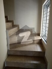 01 KANAL DESIGNER LUXURY UPPER PORTION AVAILABLE FOR RENT DHA Phase 4