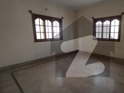 1st Floor 400 Yards Good Location, 4 Bed Drawing Lounge, 3 Bath, Portion For Rent Block I North Nazimabad Block I