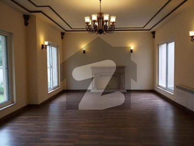 Spacious Corner Sun-Facing House | 1022 Sq yD | Prime Location | 80115 | Livable | Asking 42 Cr F-8