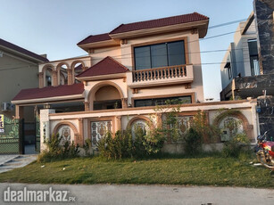1 Kanal House For Sale in DHA Phase 8 Ex Air Avenue