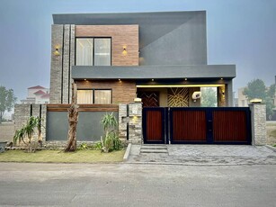 10 Marla Ultra Modern Luxury House For Sale