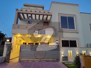 8 MARLA BEAUTIFUL HOUSE FOR SALE Bahria Town Phase 8 Rafi Block