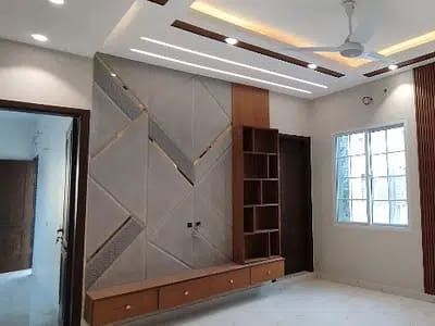 240 Yd² House for Sale In Shaheed-e-Millat Road, Karachi