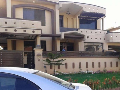 666 SQ YARDS 9 Bedroom House For Sale In F-11 Islamabad