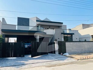 01 Kanal 05 Bedroom Renovated House Available For Sale In Askari 11 Sector-B Lahore Cantt Askari 11