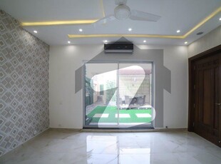 1 KANAL OLD HOUSE FOR SALE IN DHA PHASE 4 HOT LOCATION DHA Phase 4