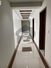 10 MARLA 3 BEDROOMS APARTMENT AVAILABLE FOR RENT Askari 11
