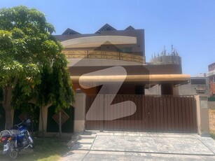 10 MARLA LUXURY UPPER PORTION WITH SEPRTAE ENTRENCE AVAILABLE FOR RENT IN DHA PHASE 2 DHA Phase 2