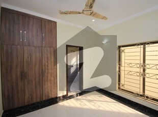 10 Marla Out Class Upper Potion for Rent IN johar town Johar Town