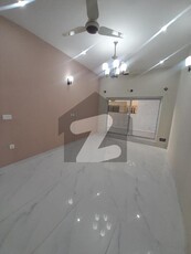 14 marla brand new first entry upper floor available for rent in G13 islamabad.location is nearly to kashmir highway G-13