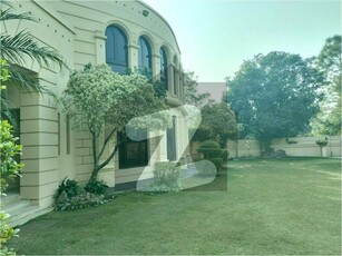 2000 Sqyd Beautiful Build House 12 Bed Drawing,Dining 3 TV Lounge 2 Kitchen Front Beautiful Huge Lawn Peacefull Location for sale F-6