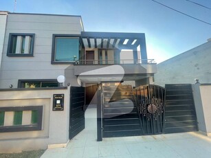 5 Marla House For Rent At Very Ideal Location In Bahria Town Lahore Bahria Town Overseas A