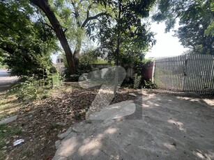 A Demolish-able House Measuring 1088 Square Yards Is Available For Sale On Embassy Road G6/3. G-6/3