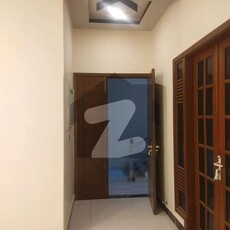 BRAND NEW 400 SQUARE YARD IN BLOCK 6 GULSHAN FOR RENT WITH ROOF Gulshan-e-Iqbal Block 6