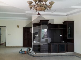 DHA 1 Kanal Excellent Upper Portion With Separate Gate For Rent In Phase 4 DHA Phase 4