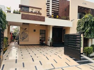 ONE KANAL FULL BASEMENT or full furnished HOUSE AVAILABLE FOR SALE