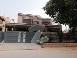 Proper Double Unit Bungalow Wide Street Spacious Design Available For Rent DHA Phase 3 Block X